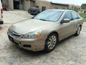 Honda Accord 2006 Gold