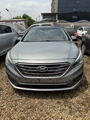 Hyundai Sonata Sport 4dr Sedan (2.4L 4cyl 6A) 2015 Silver