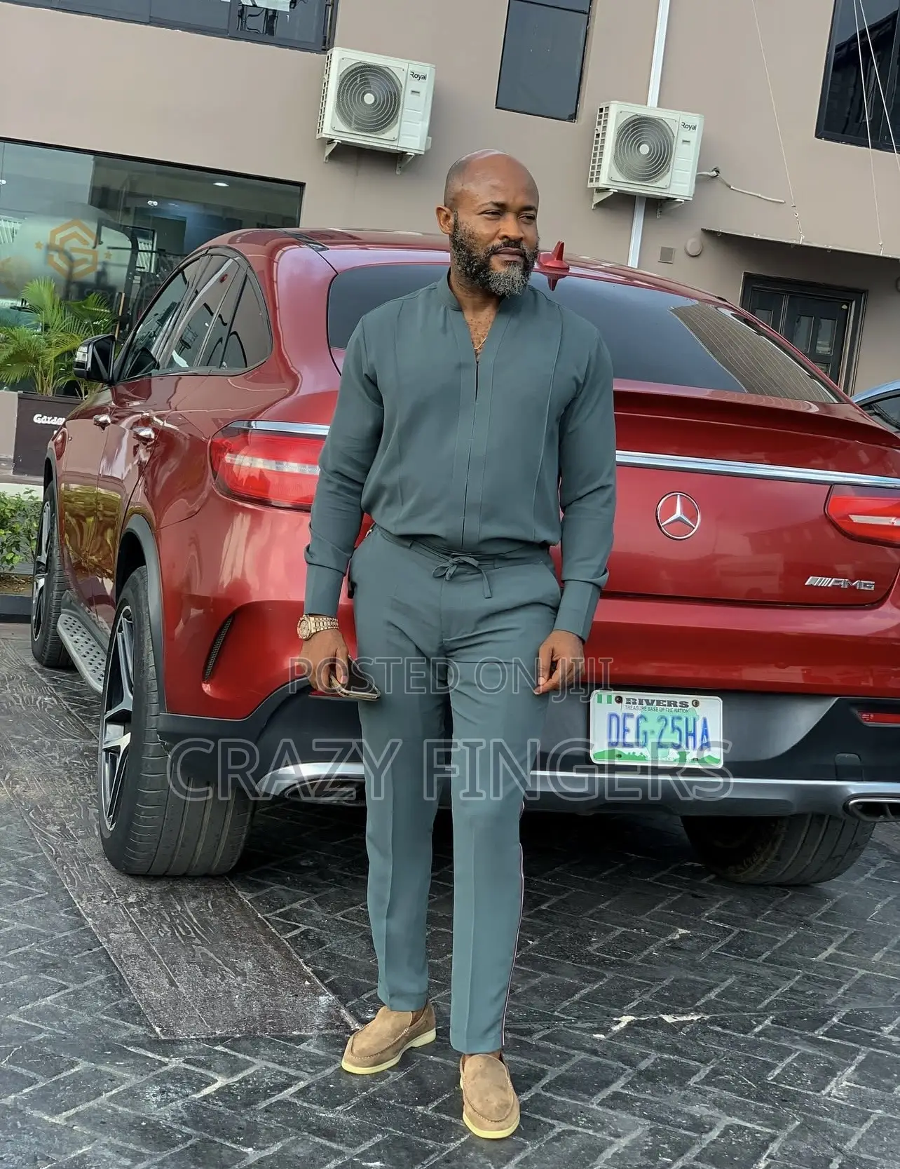 Professional Tailor Available For Men’S Clothing