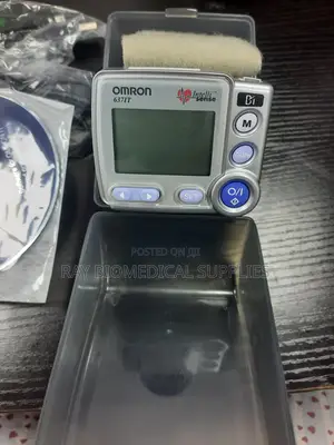Omron 637it (Hem-637it-E) Wrist Blood Pressure Monitor
