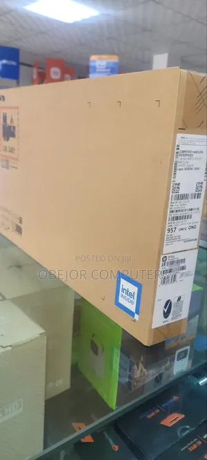 New Laptop HP 14S 4GB Intel SSD 512GB