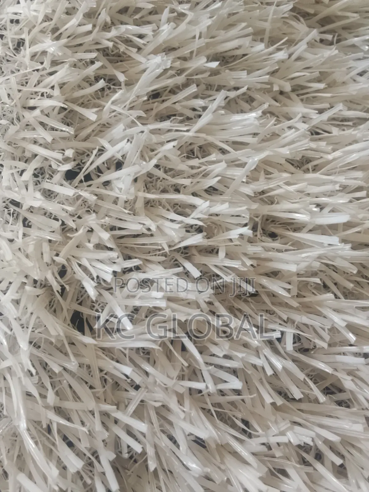 Artificial Grass Available in Different Sizes and Colors. High Quality