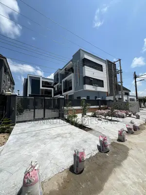 2bdrm Apartment in Lekki Expressway for rent