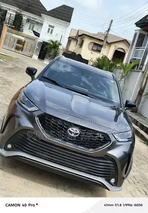 Toyota Highlander XSE 2021 Beige