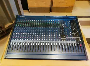 Yamaha Mg24/14fx 24-Channel Analog Mixing Console.