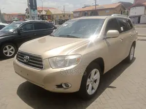 Toyota Highlander 2010 Gold