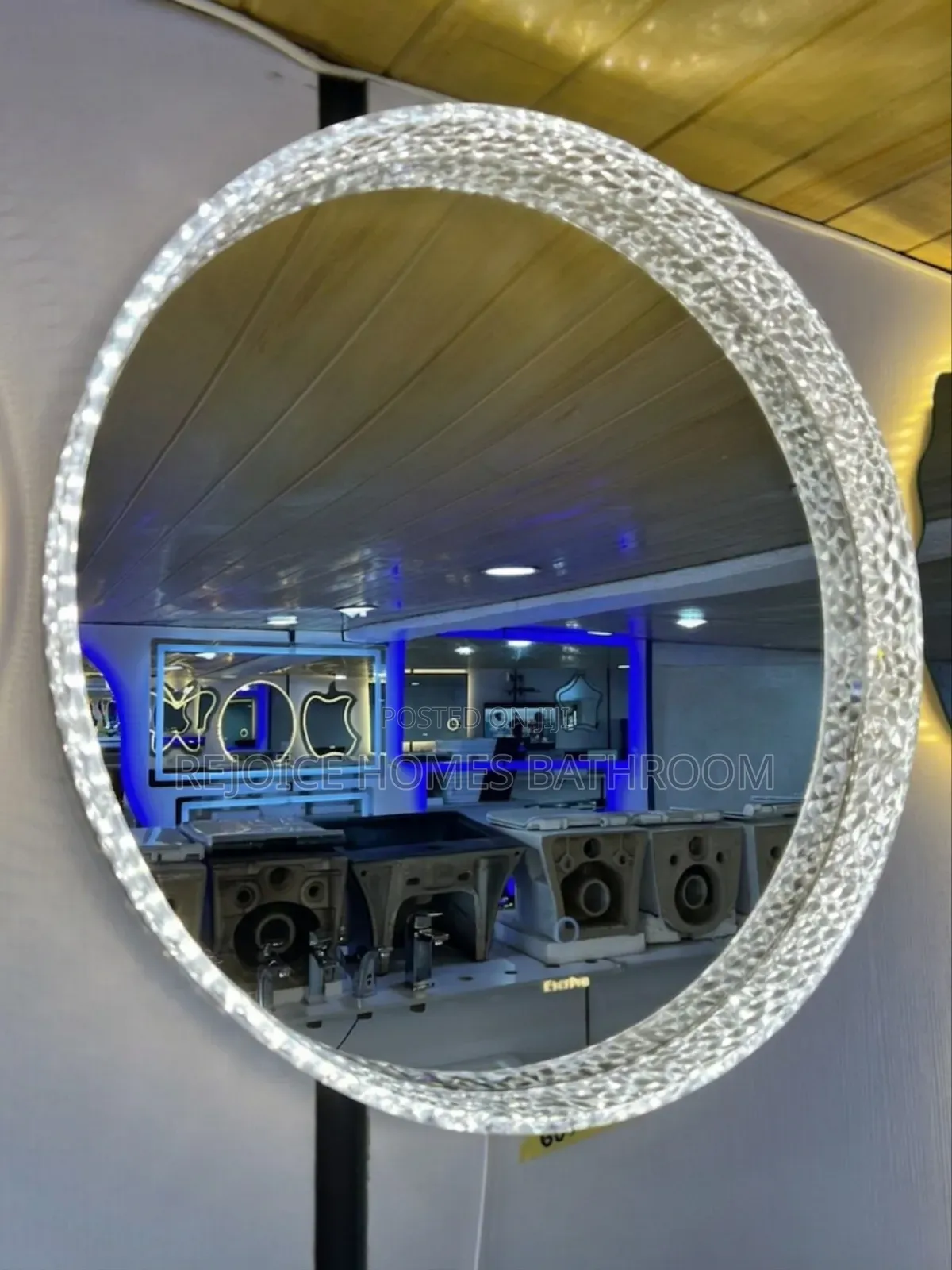 Luxury Crystal Led Round Mirror – Cool White Lighting