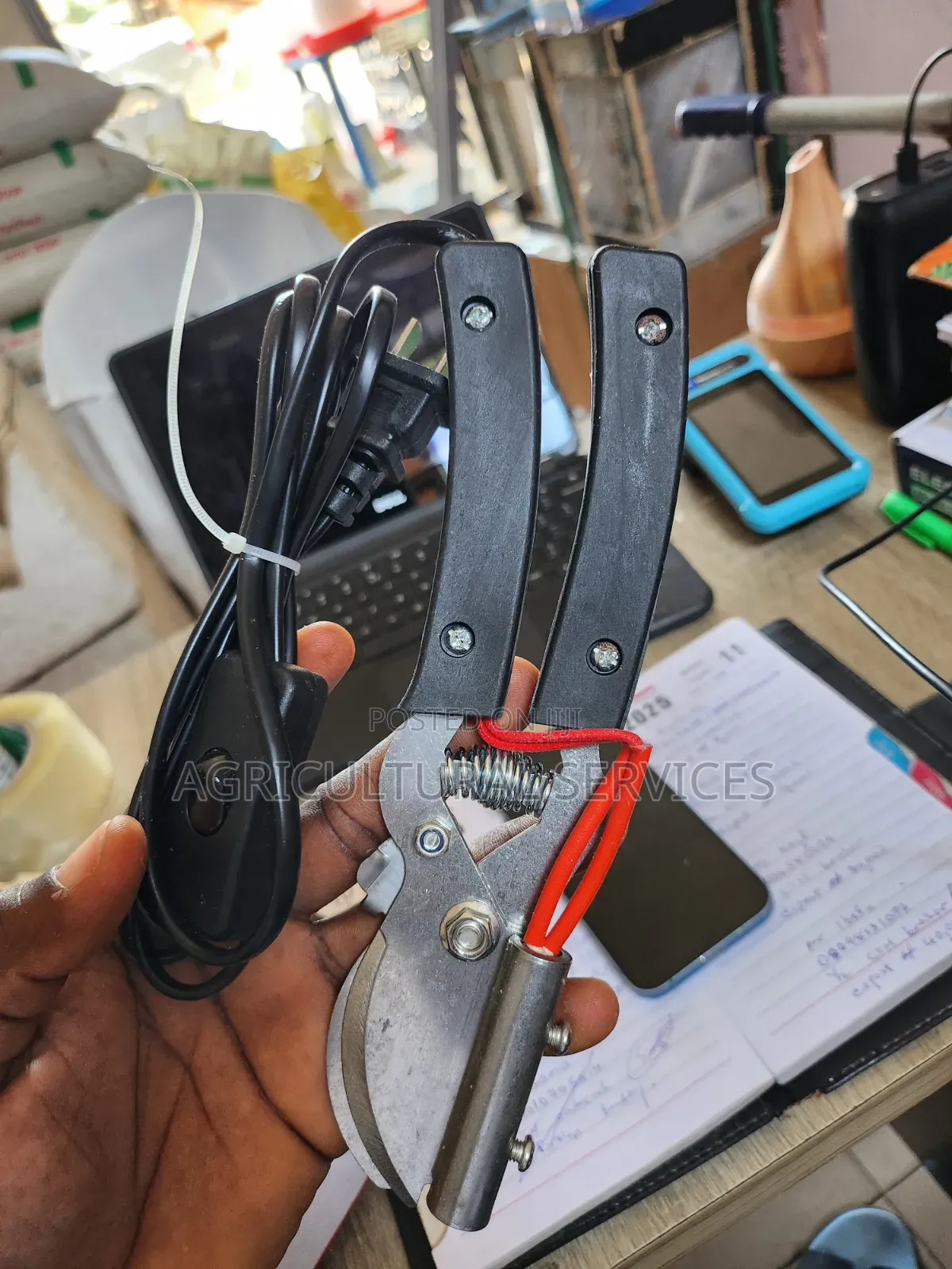 Hand Debeaking Machine