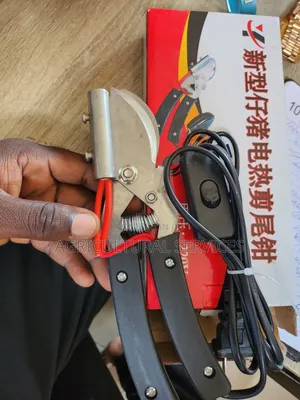 Hand Debeaking Machine
