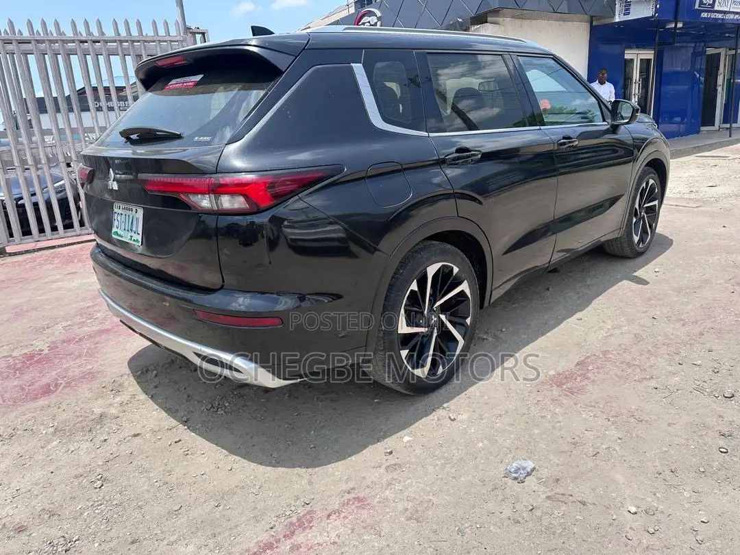 Mitsubishi Outlander SEL Black Edition 2023 Black