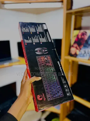 R905 Wireless Gaming Keyboard  
With Light