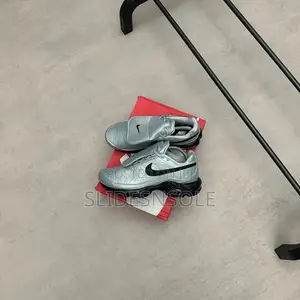 Nike Air Max Plus Tiempo