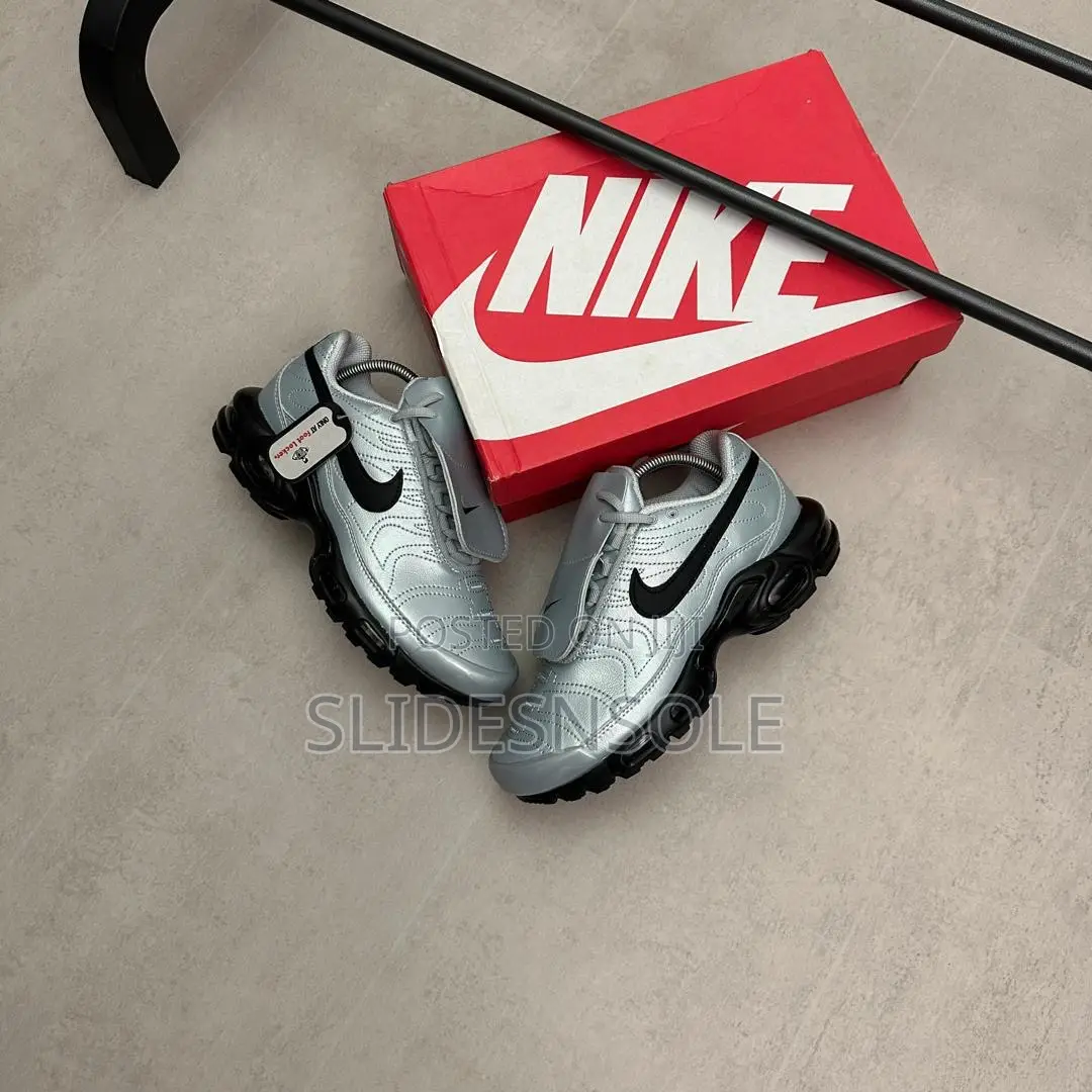 Nike Air Max Plus Tiempo