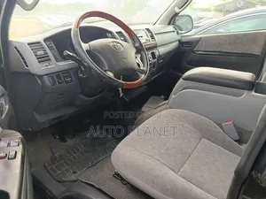 Toyota HiAce 2010 Black