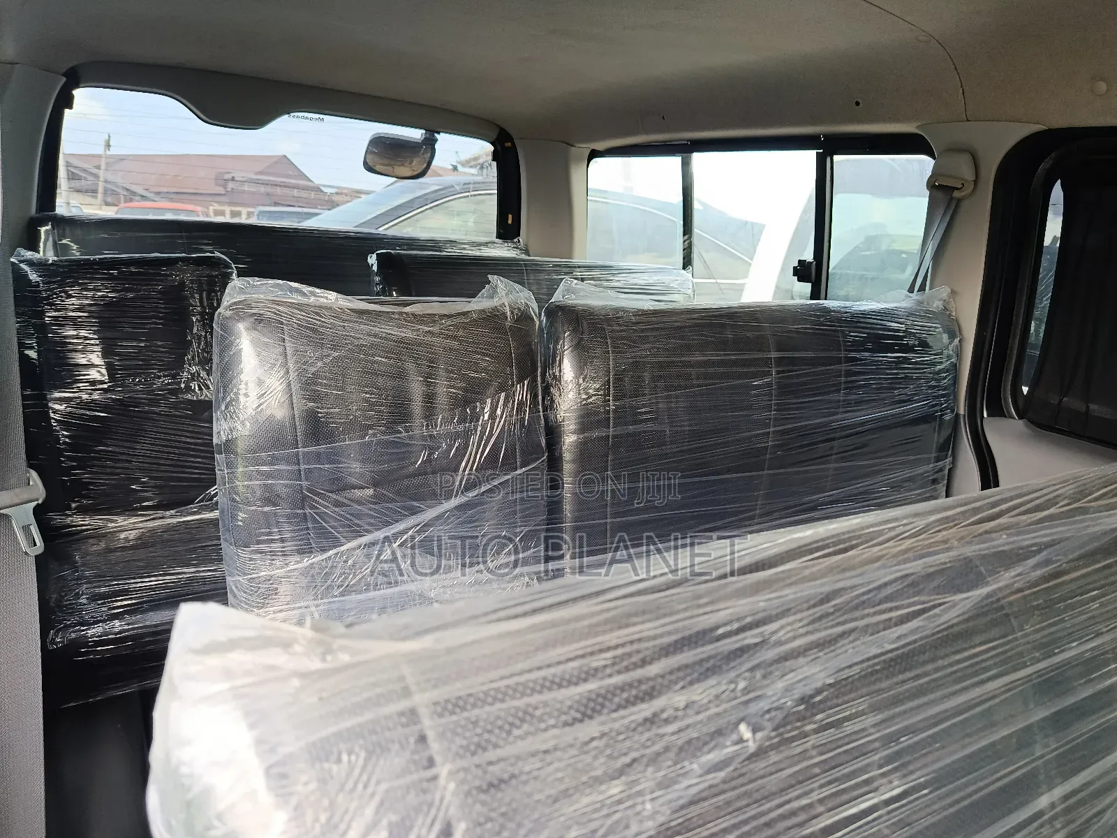 Toyota HiAce 2010 Black
