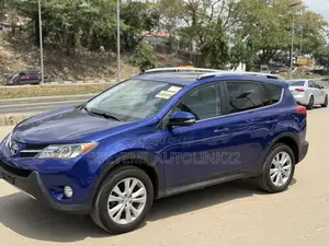Toyota RAV4 Limited 4dr SUV AWD (2.5L 4cyl 6A) 2015 Black