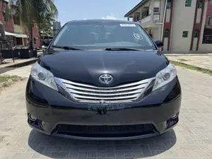Toyota Sienna XLE 8-Passenger 4dr Minivan (3.5L 6cyl 6A) 2015 Black