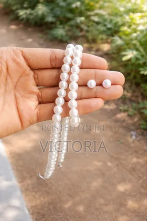 Elegant Pearl Necklace
