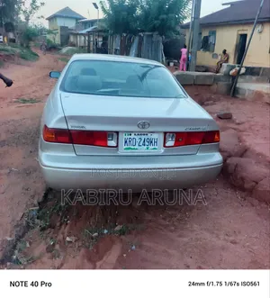 Toyota Camry 2001 Gold