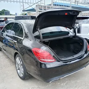 Mercedes-Benz C300 2017 Black