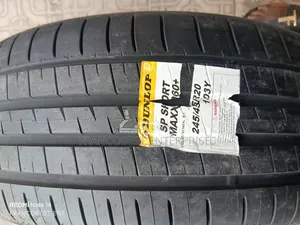 245/45r20 Dunlop Tire