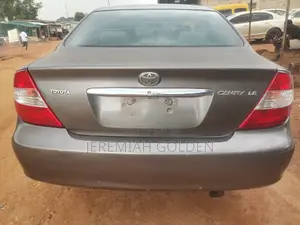 Toyota Camry 2004 Gray