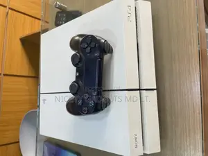 Play Station (Ps4)