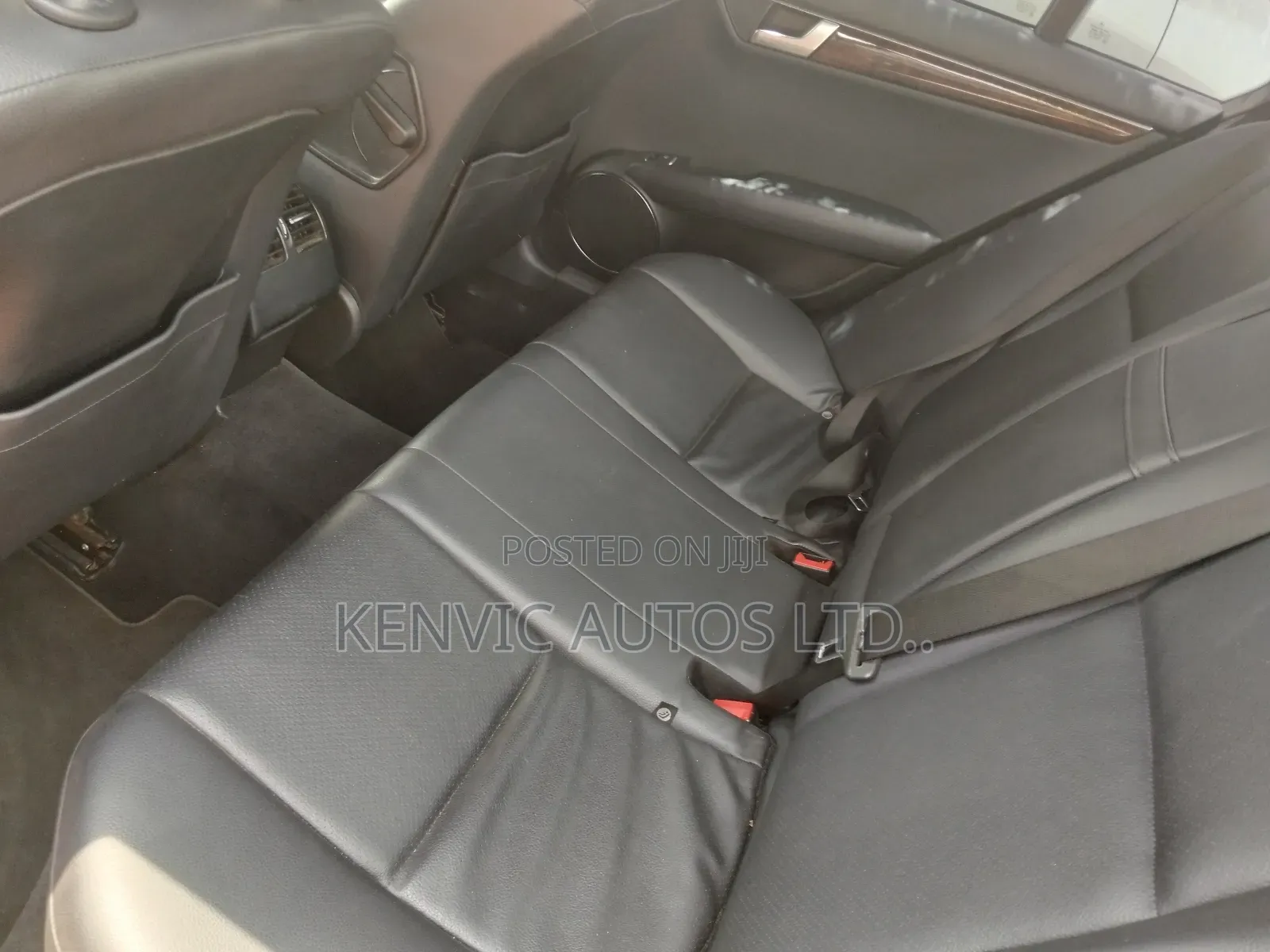 Mercedes-Benz C300 2013 Black