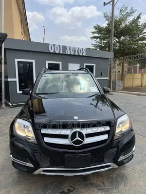 Mercedes-Benz GLK-Class Base GLK 350 4dr AWD 4MATIC (3.5L 6cyl 7A) 2015