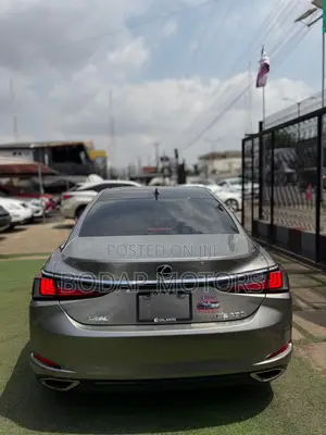 Lexus ES 350 Ultra Luxury FWD 2019 Gray