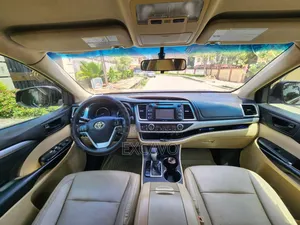 Toyota Highlander LE 4dr SUV (3.5L 6cyl 6A) 2014 Burgundy