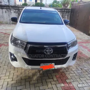 Toyota Hilux Shuttle Buses