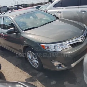 Toyota Camry XLE 4dr Sedan (3.5L 6cyl 6A) 2014 Green