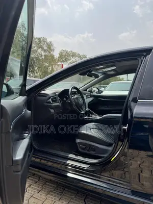 Toyota Camry SE FWD 2020 Black