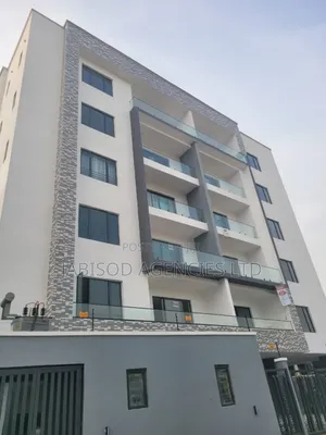 3bdrm Block of Flats in Megamound Estate, Ogunlana for rent