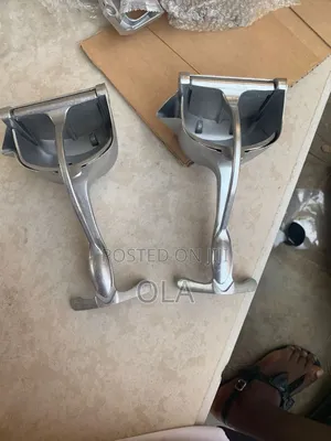 Heavy Duty Manual Fruit Juicer Citrus Press - Durable Aluminum