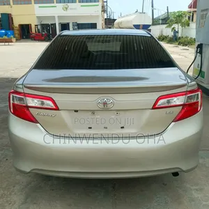 Toyota Camry 2013 Gold