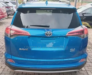 Toyota RAV4 XLE 4dr SUV AWD (2.5L 4cyl 6A) 2018 Blue
