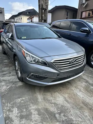 Hyundai Sonata SE 4dr Sedan (2.4L 4cyl 6A) 2015 Gray
