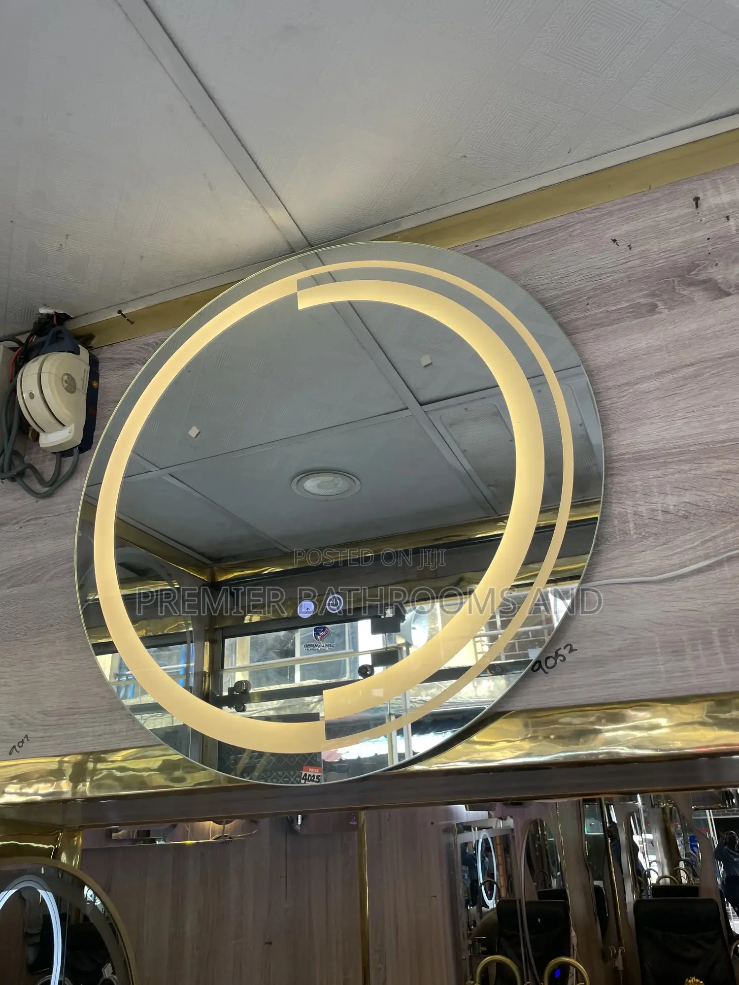 Human Sensor Mirror With Light