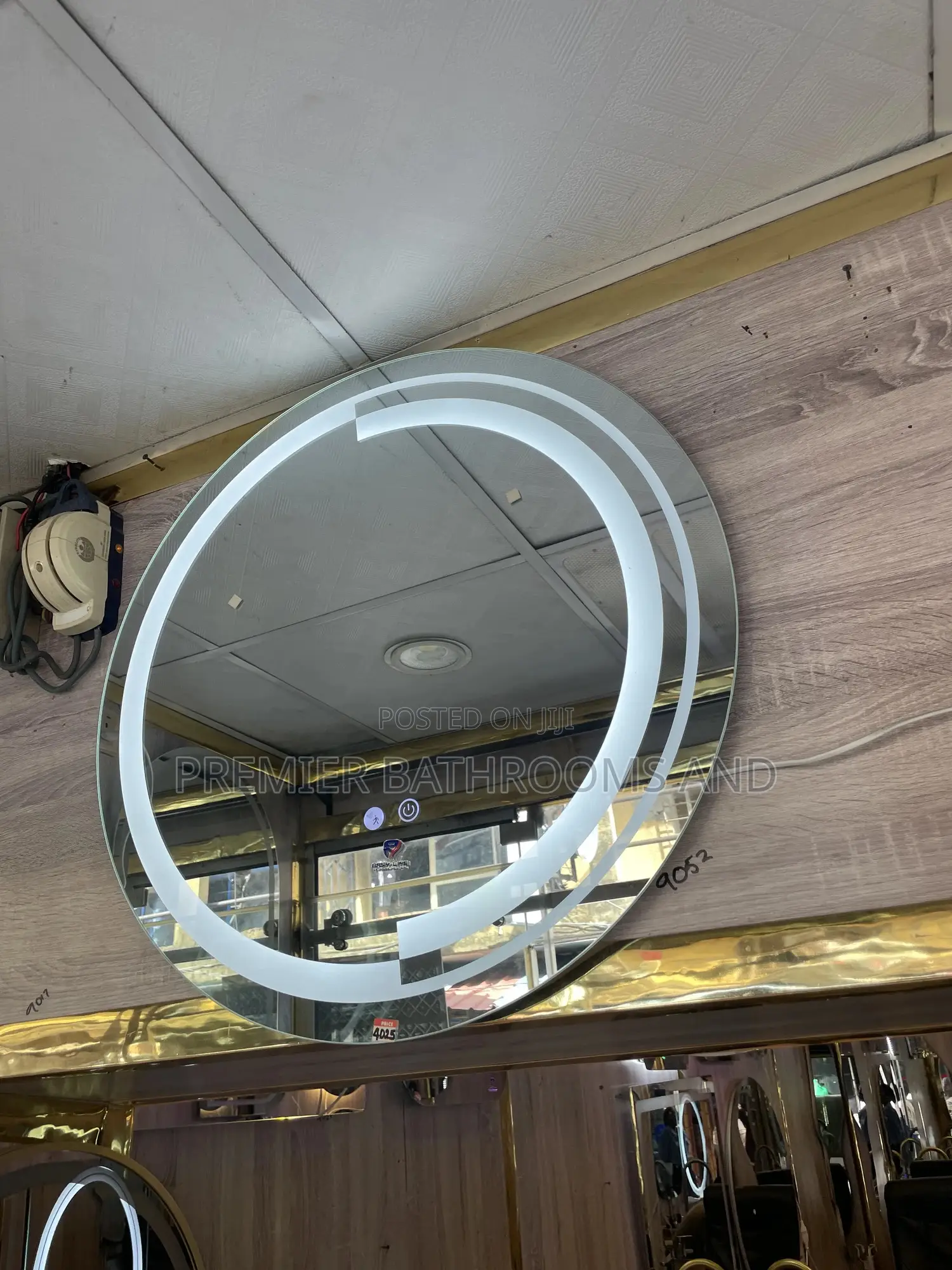 Human Sensor Mirror With Light