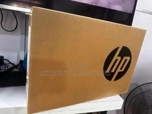 New Laptop HP EliteBook 1040 G8 16GB Intel Core i7 SSD 512GB
