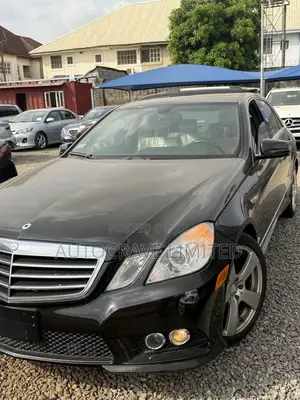 Mercedes-Benz E350 Base 4Matic Sedan AWD (3.5L 6cyl 7A) 2010 Black