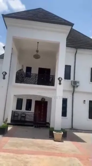 6bdrm Duplex in Benin City for sale