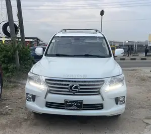 Lexus LX 570 AWD 2013 White