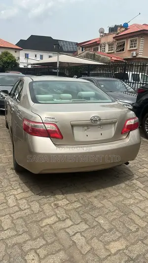 Toyota Camry 2.4 LE 2008 Gold