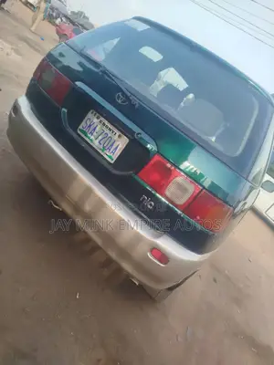 Toyota Picnic 2.0 FWD 2004 Green