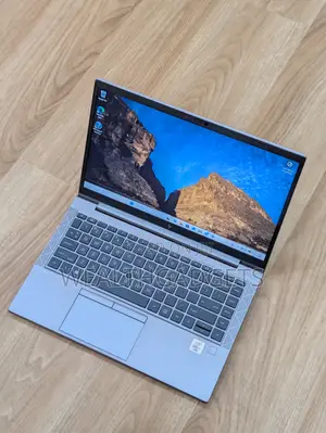 Laptop HP ZBook Firefly 14 G7 32GB Intel Core i7 SSD 512GB