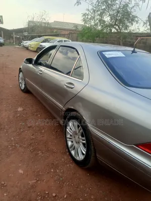 Mercedes-Benz 500SE 2008 Gold