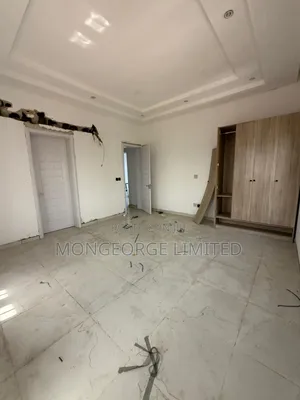 3bdrm Apartment in Lekki Phase 1 for rent